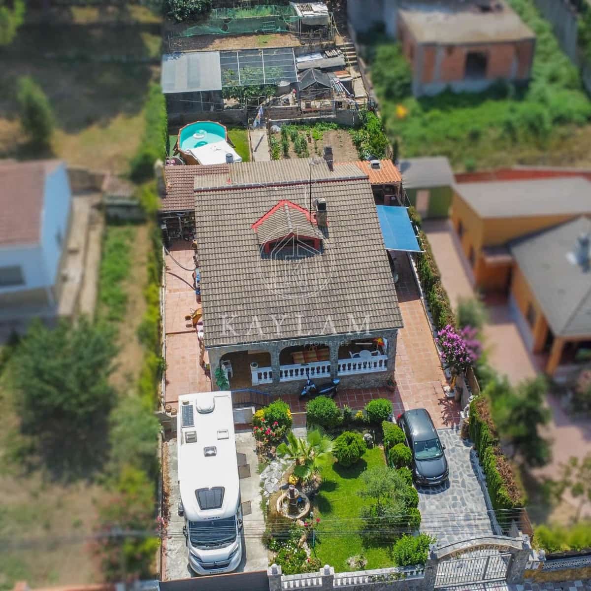 4 bedroom Villa for sale in Lloret de Mar with pool - € 299,000 (Ref: 9169520)