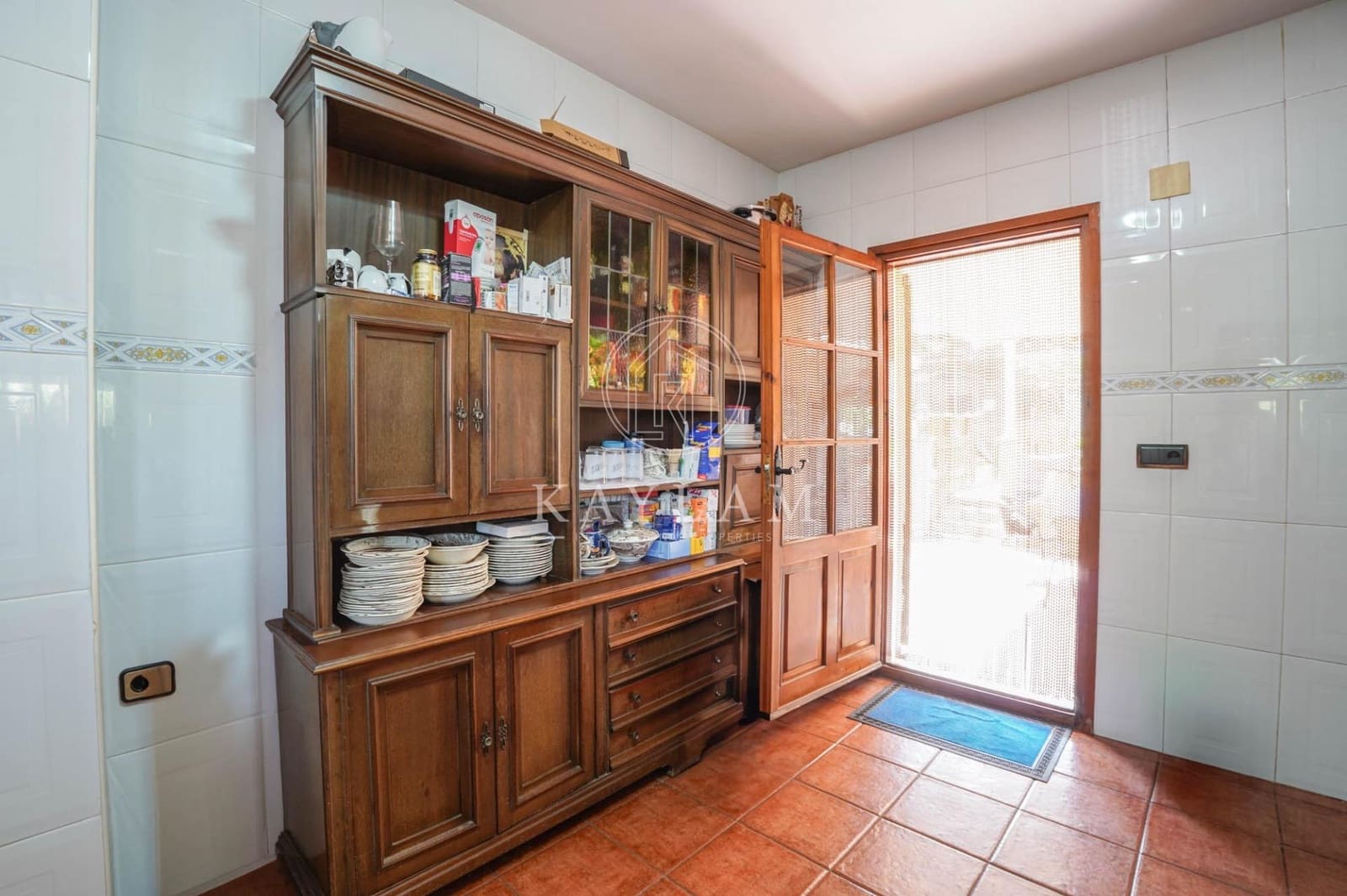 4 bedroom Villa for sale in Lloret de Mar with pool - € 299,000 (Ref: 9169520)