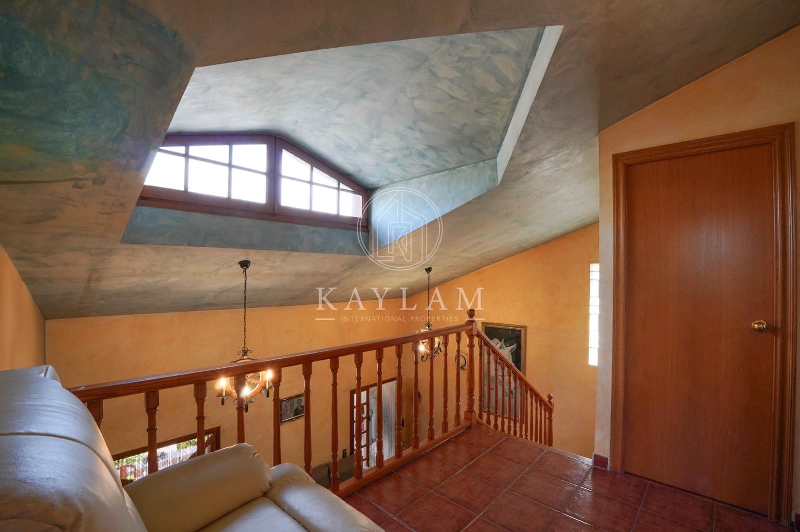 4 bedroom Villa for sale in Lloret de Mar with pool - € 299,000 (Ref: 9169520)