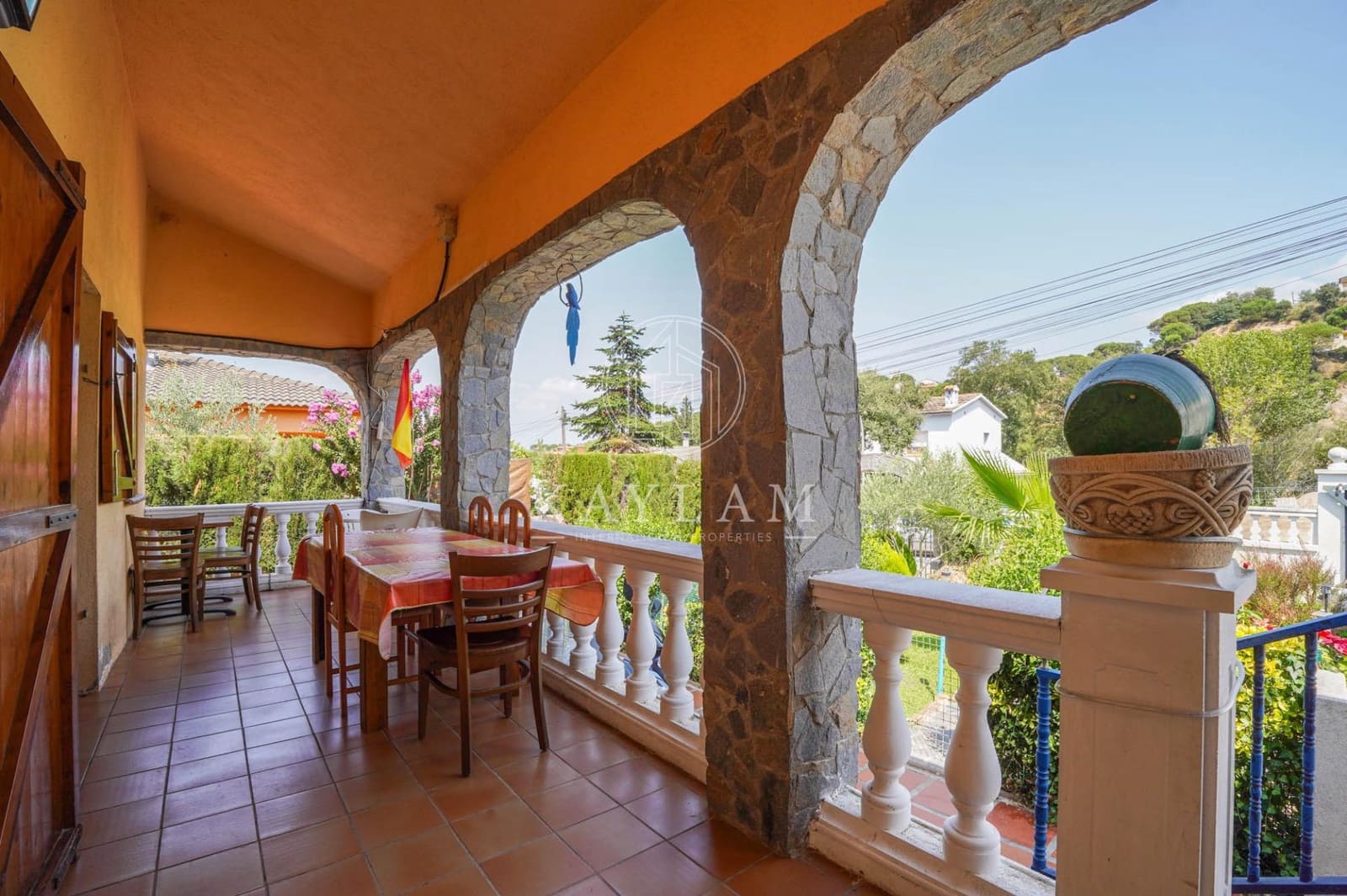 4 bedroom Villa for sale in Lloret de Mar with pool - € 299,000 (Ref: 9169520)
