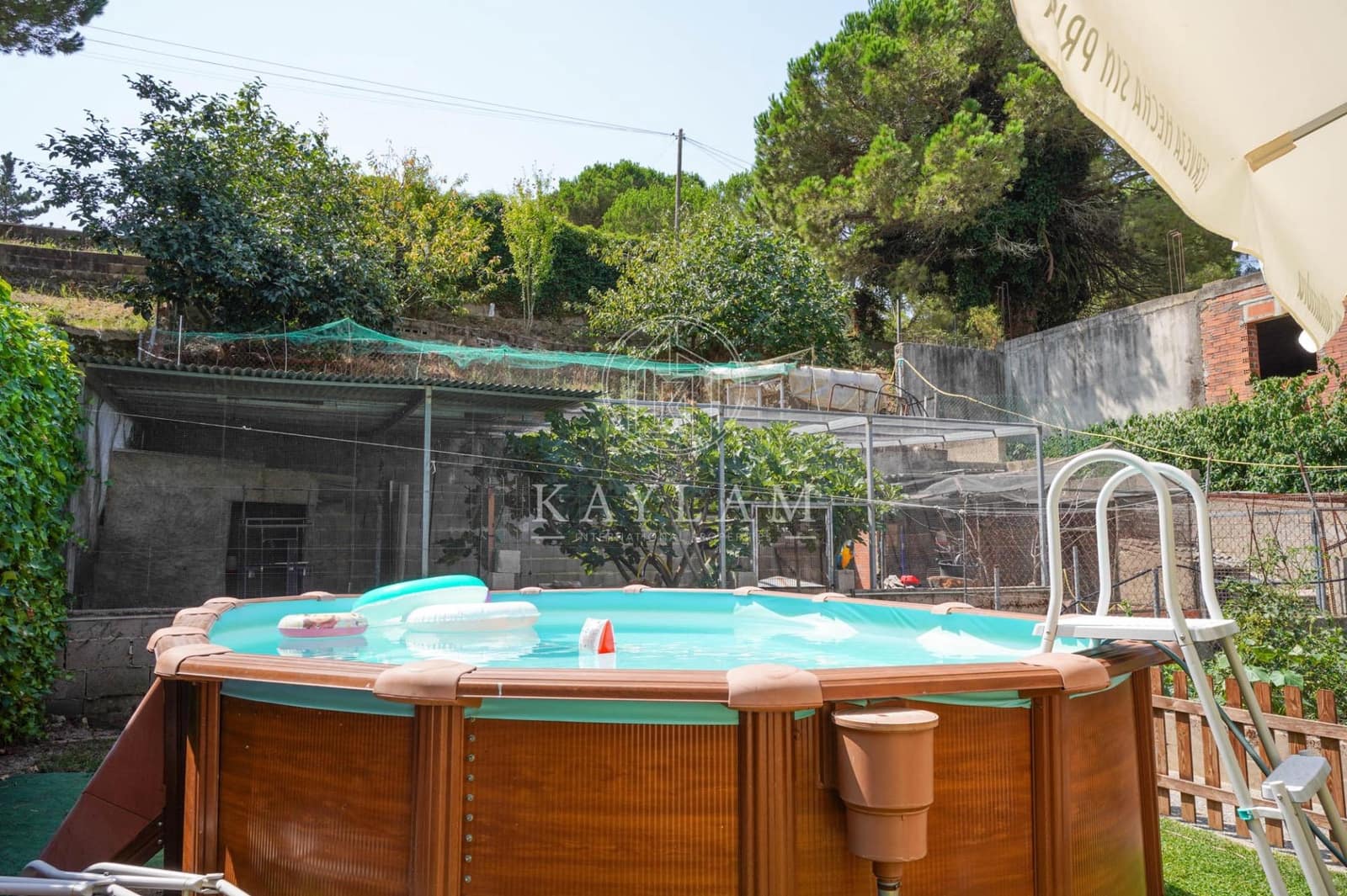 4 bedroom Villa for sale in Lloret de Mar with pool - € 299,000 (Ref: 9169520)