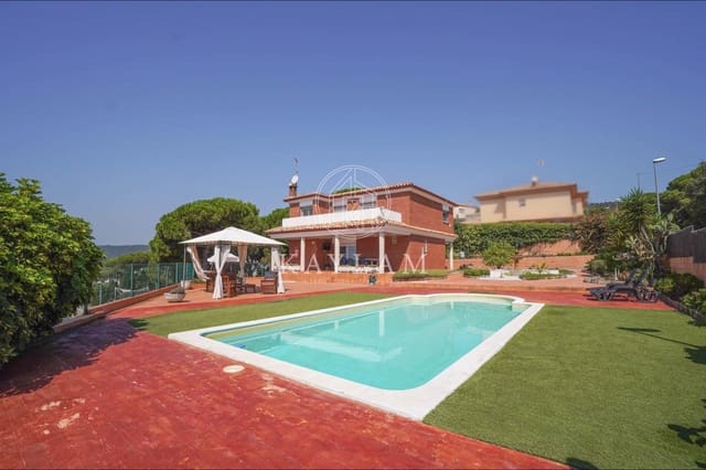 6 chambre Villa/Maison à vendre à Lloret de Mar avec piscine garage - 755 000 € (Ref: 9171403)