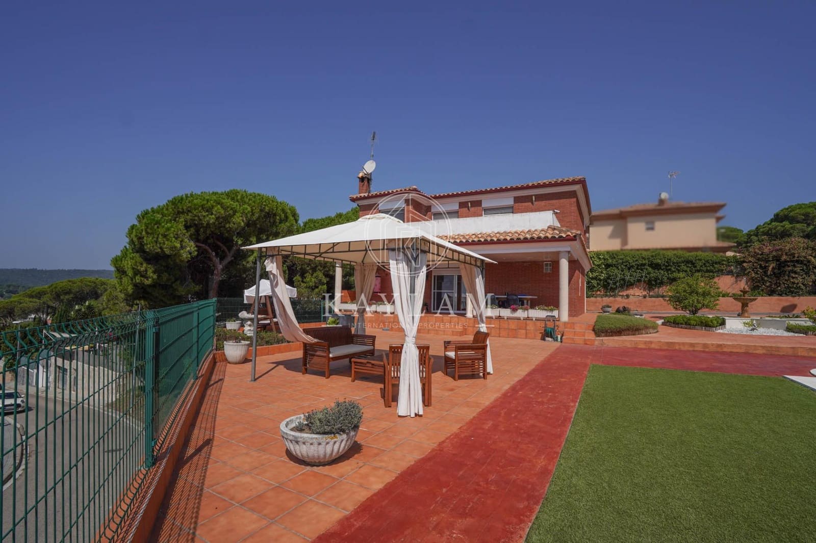 6 chambre Villa/Maison à vendre à Lloret de Mar avec piscine garage - 755 000 € (Ref: 9171403)