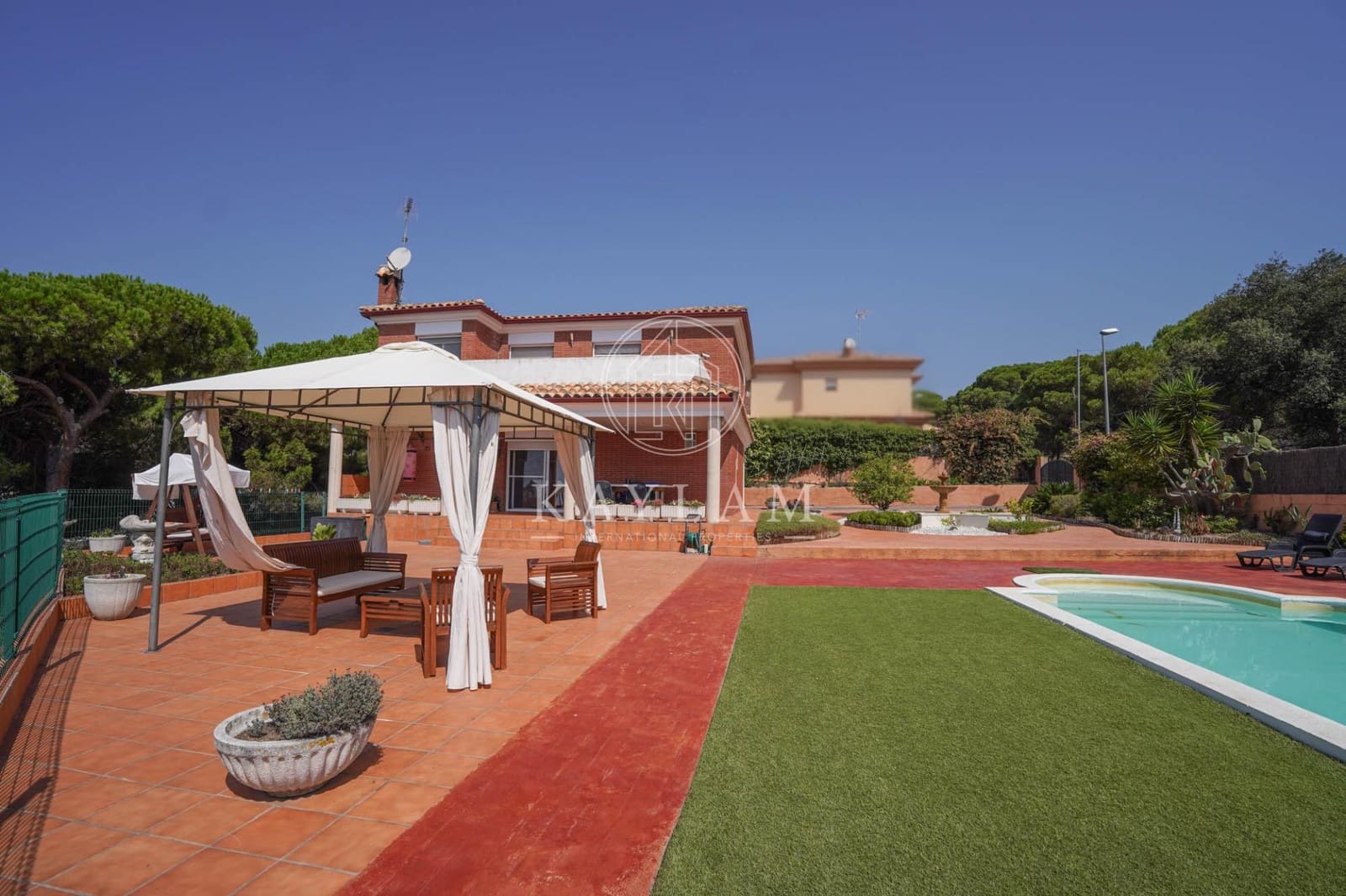 6 chambre Villa/Maison à vendre à Lloret de Mar avec piscine garage - 755 000 € (Ref: 9171403)