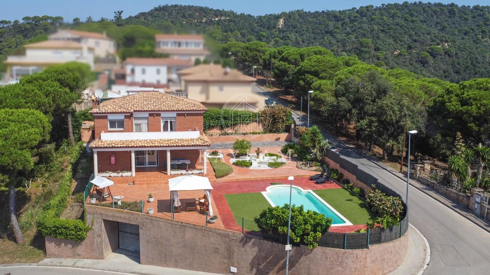 6 chambre Villa/Maison à vendre à Lloret de Mar avec piscine garage - 755 000 € (Ref: 9171403)