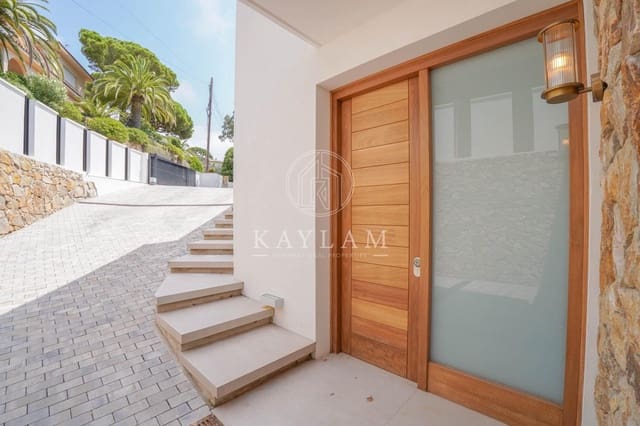 Chalet de 4 habitaciones en Tossa de Mar en venta con piscina garaje - 1.975.000 € (Ref: 9183655)