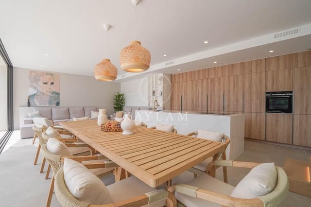 Chalet de 4 habitaciones en Tossa de Mar en venta con piscina garaje - 1.975.000 € (Ref: 9183655)