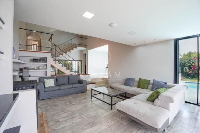 5 bedroom Villa for sale in Tossa de Mar with pool - € 2,121,000 (Ref: 9209476)