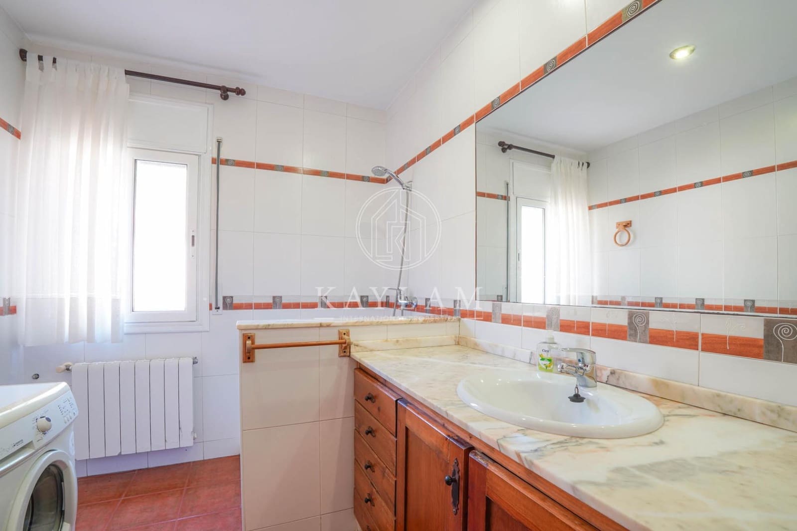 6 bedroom Villa for sale in Lloret de Mar with pool - € 498,000 (Ref: 9385614)