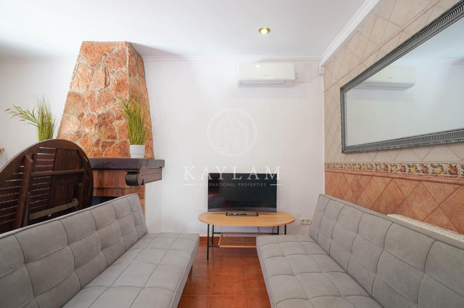 6 bedroom Villa for sale in Lloret de Mar with pool - € 498,000 (Ref: 9385614)