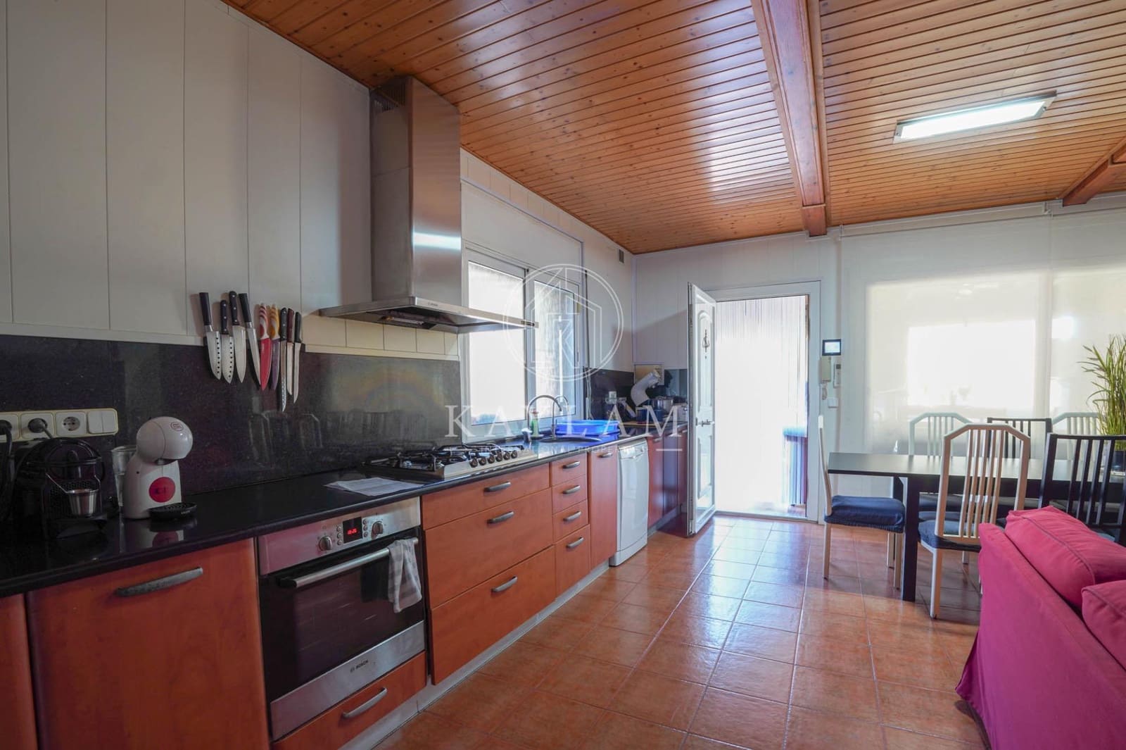 6 bedroom Villa for sale in Lloret de Mar with pool - € 498,000 (Ref: 9385614)