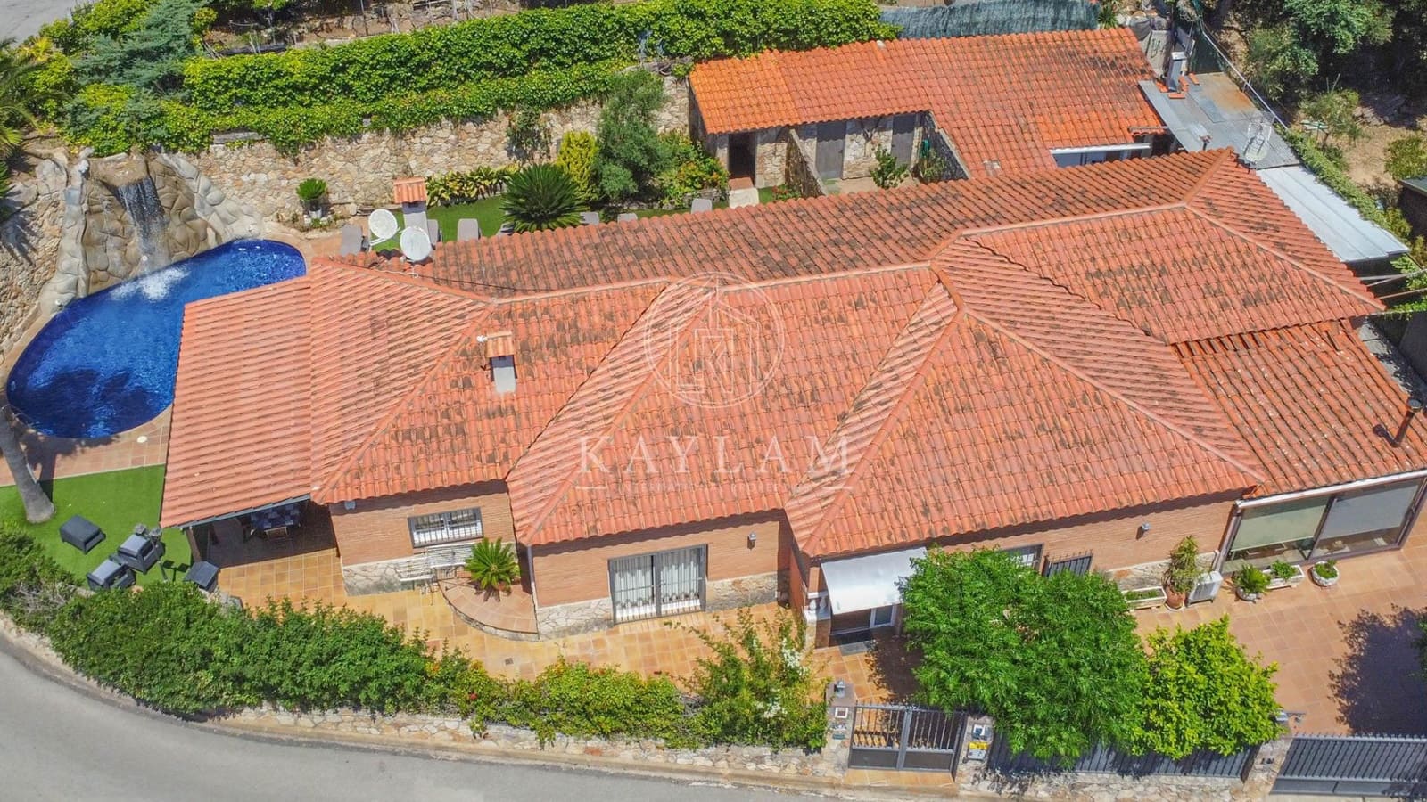 6 soverom Villa til salgs i Lloret de Mar med svømmebasseng - € 530 000 (Ref: 9385614)