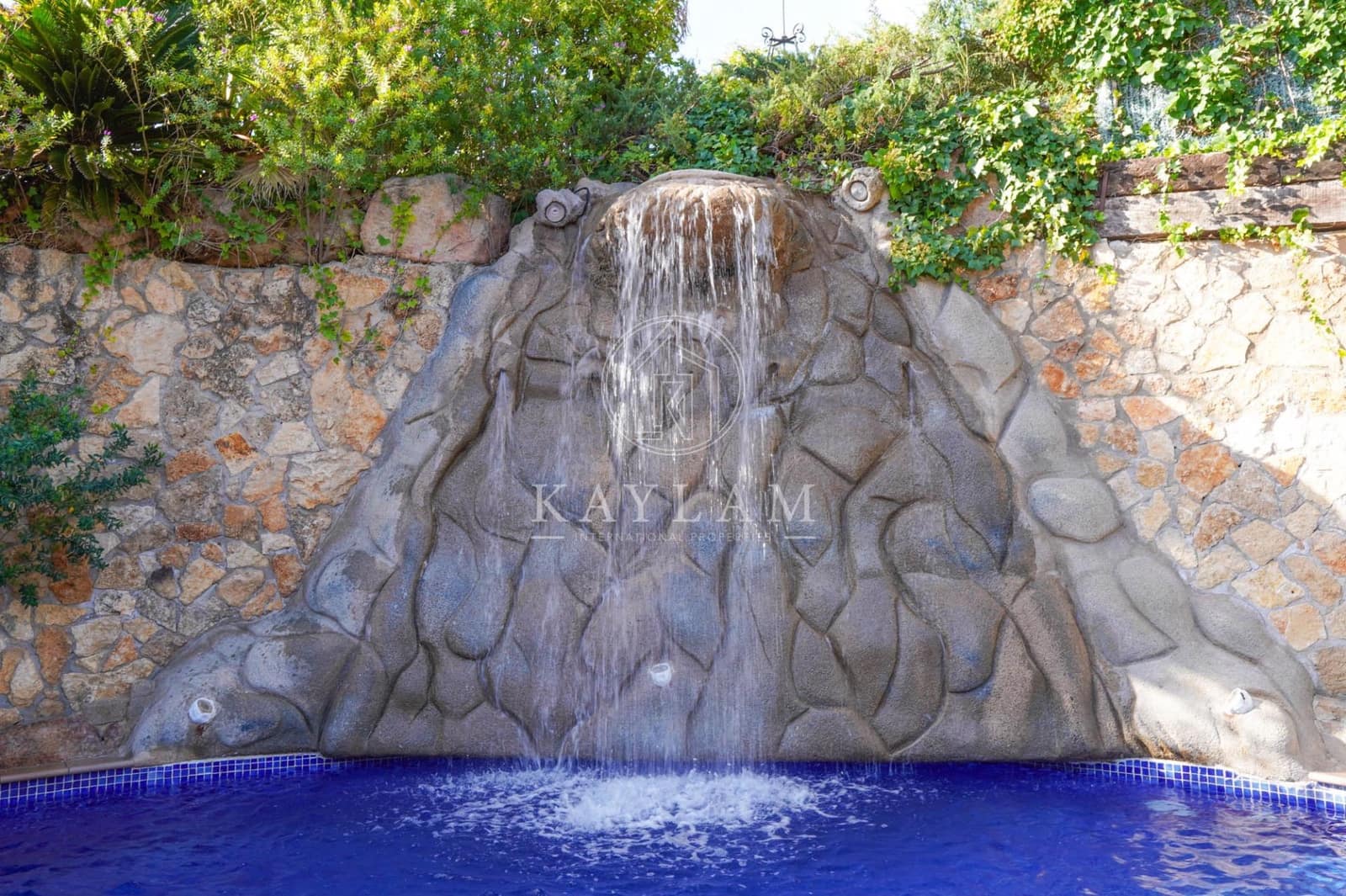 6 soverom Villa til salgs i Lloret de Mar med svømmebasseng - € 530 000 (Ref: 9385614)