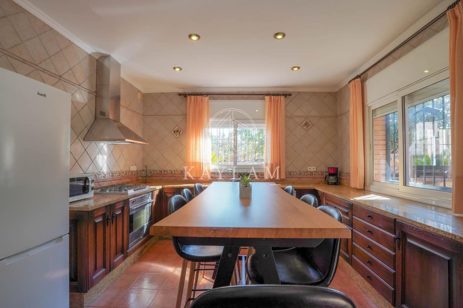 6 soverom Villa til salgs i Lloret de Mar med svømmebasseng - € 530 000 (Ref: 9385614)