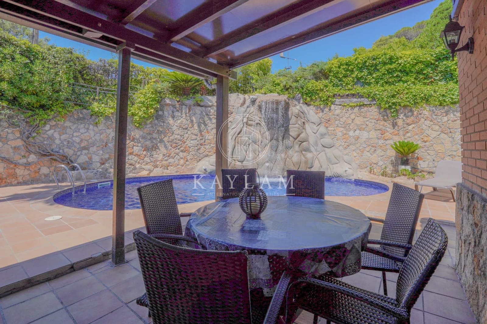 6 soverom Villa til salgs i Lloret de Mar med svømmebasseng - € 530 000 (Ref: 9385614)