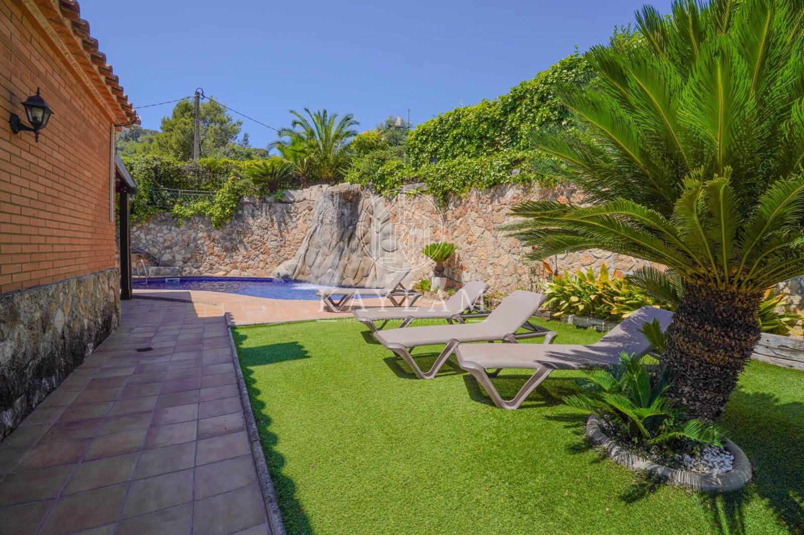 6 soverom Villa til salgs i Lloret de Mar med svømmebasseng - € 530 000 (Ref: 9385614)