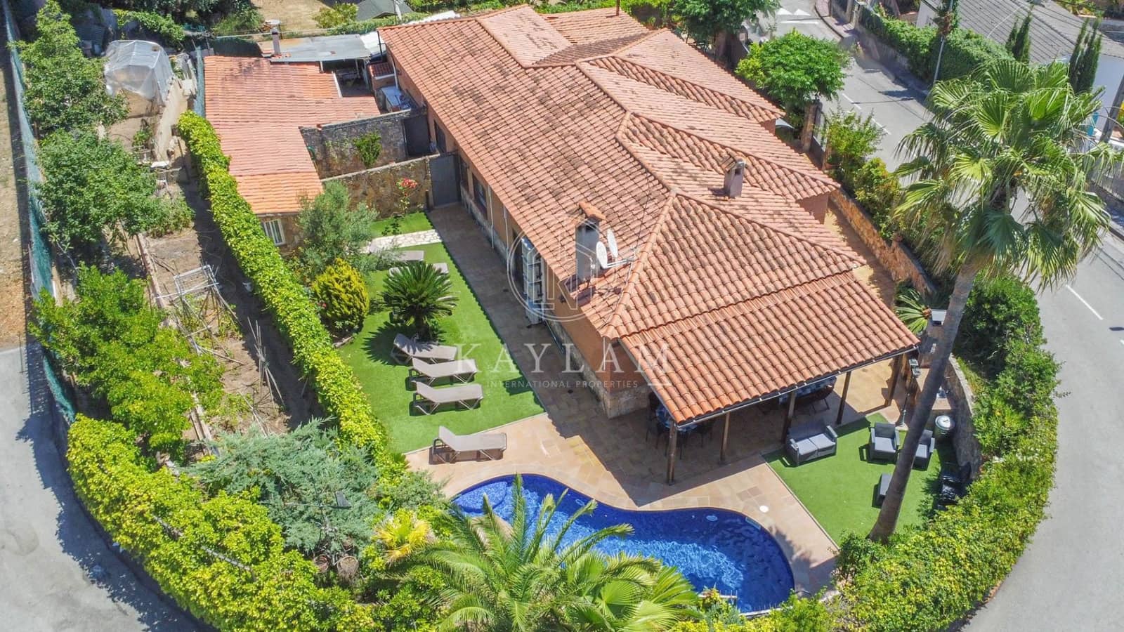 6 soverom Villa til salgs i Lloret de Mar med svømmebasseng - € 530 000 (Ref: 9385614)