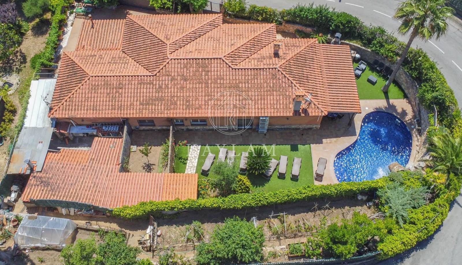 6 soverom Villa til salgs i Lloret de Mar med svømmebasseng - € 530 000 (Ref: 9385614)