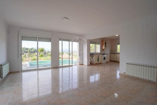 4 camera da letto Villa in vendita in Lloret de Mar con piscina - 399.000 € (Rif: 9387914)