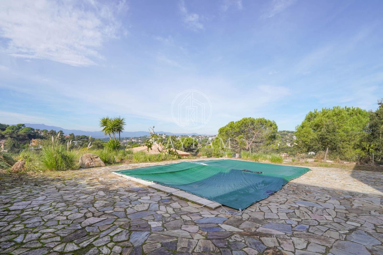 4 bedroom Villa for sale in Lloret de Mar with pool - € 399,000 (Ref: 9387914)
