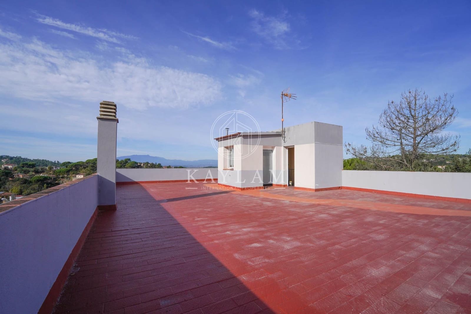 4 bedroom Villa for sale in Lloret de Mar with pool - € 399,000 (Ref: 9387914)