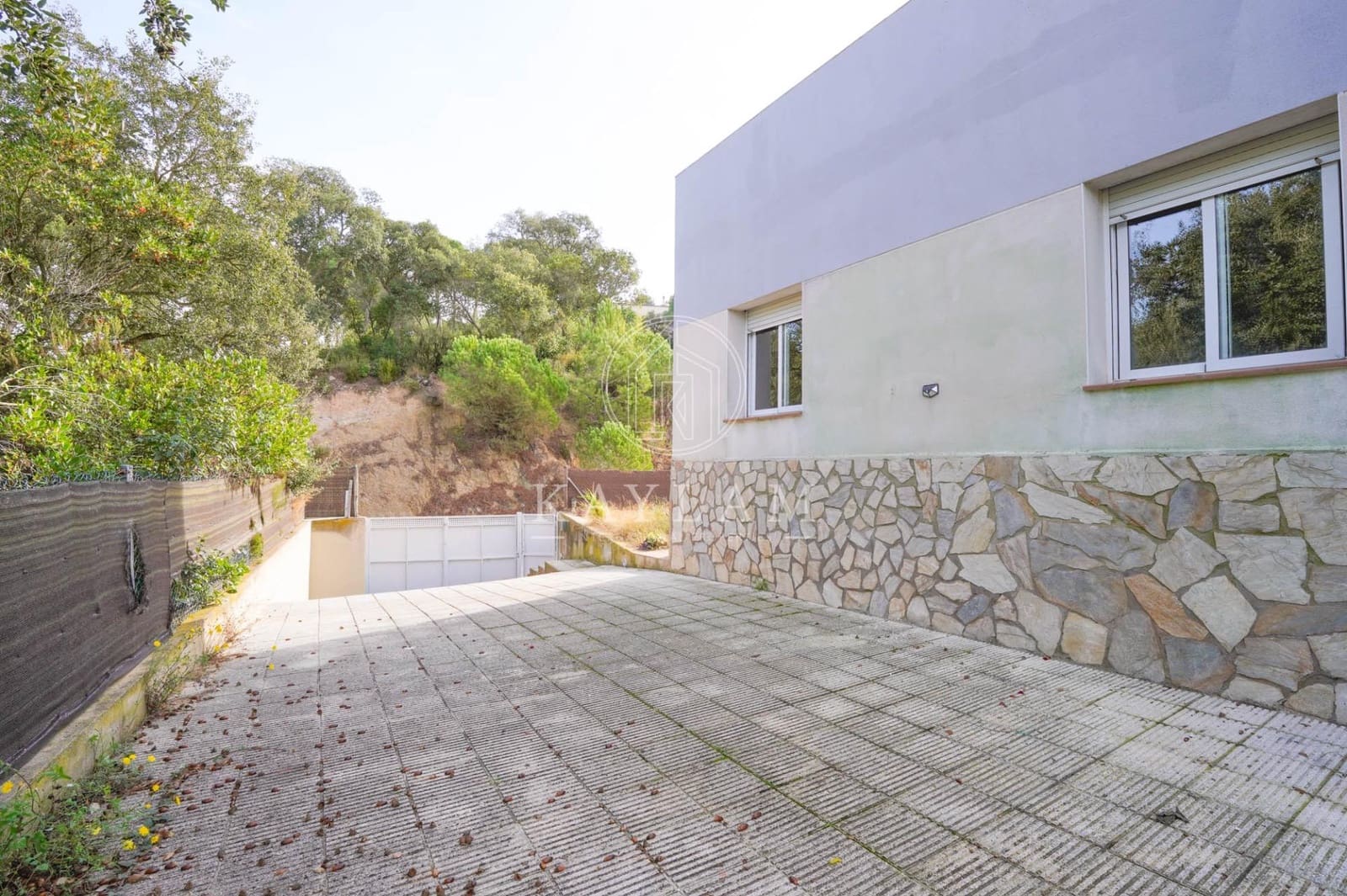 4 bedroom Villa for sale in Lloret de Mar with pool - € 399,000 (Ref: 9387914)