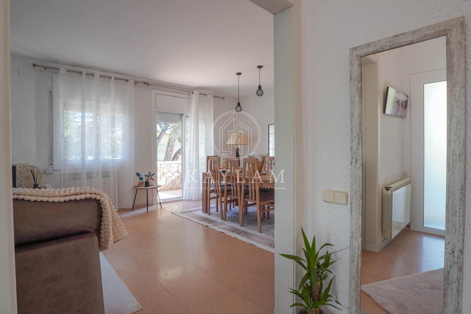 4 bedroom Villa for sale in Vidreres with pool garage - € 395,000 (Ref: 9586511)