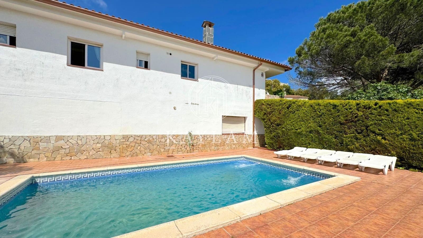 4 bedroom Villa for sale in Vidreres with pool garage - € 395,000 (Ref: 9586511)