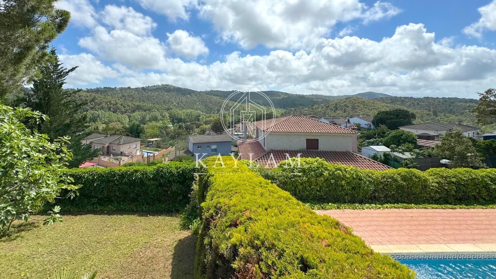 4 bedroom Villa for sale in Vidreres with pool garage - € 395,000 (Ref: 9586511)