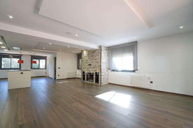 6 soverom Villa til salgs i Tordera med svømmebasseng garasje - € 650 000 (Ref: 9596132)