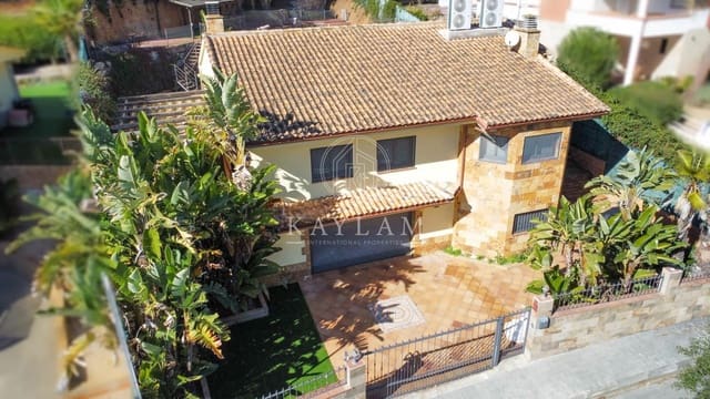 6 soverom Villa til salgs i Tordera med svømmebasseng garasje - € 650 000 (Ref: 9596132)