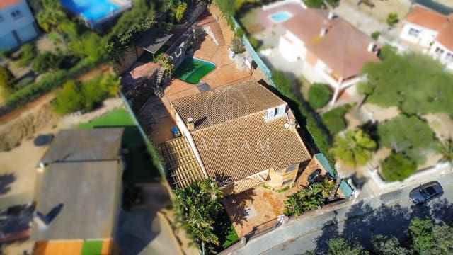 6 soverom Villa til salgs i Tordera med svømmebasseng garasje - € 650 000 (Ref: 9596132)