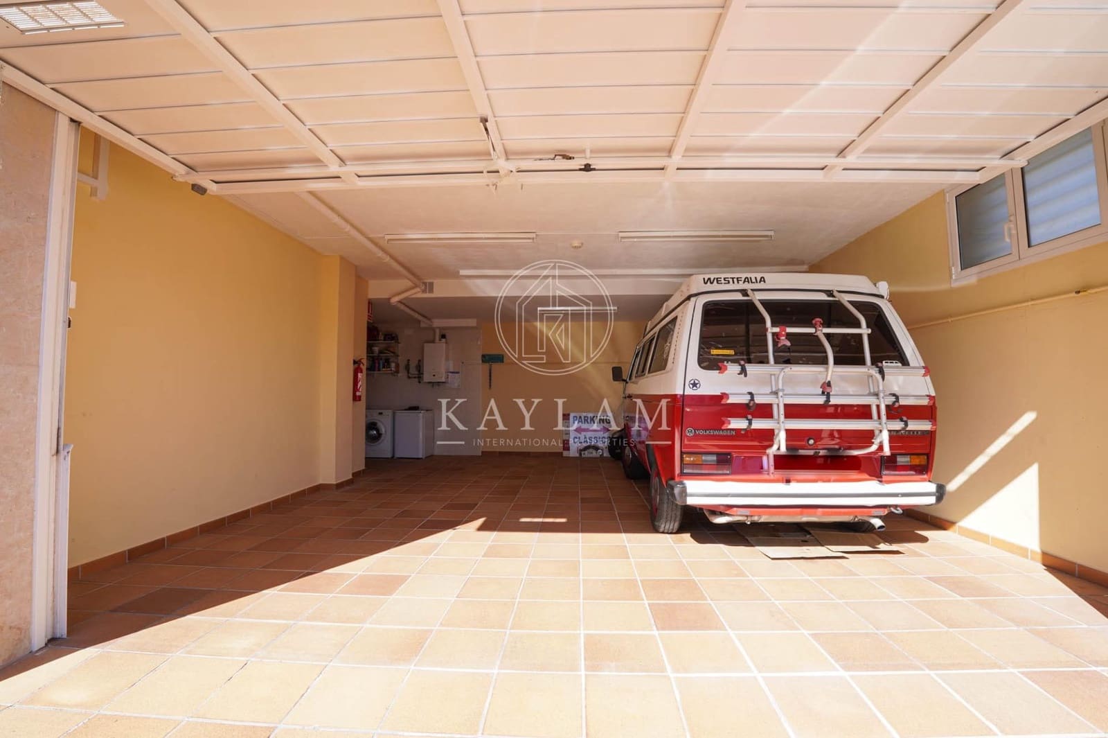 3 sypialnia Willa na sprzedaż w Lloret de Mar z basenem garażem - 790 000 € (Ref: 9629979)