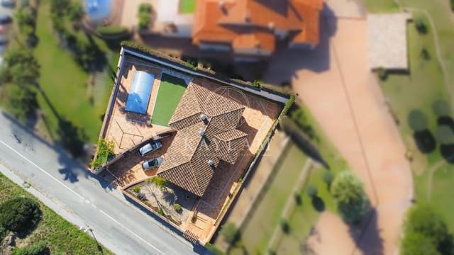 3 bedroom Villa for sale in Lloret de Mar with pool garage - € 790,000 (Ref: 9629979)