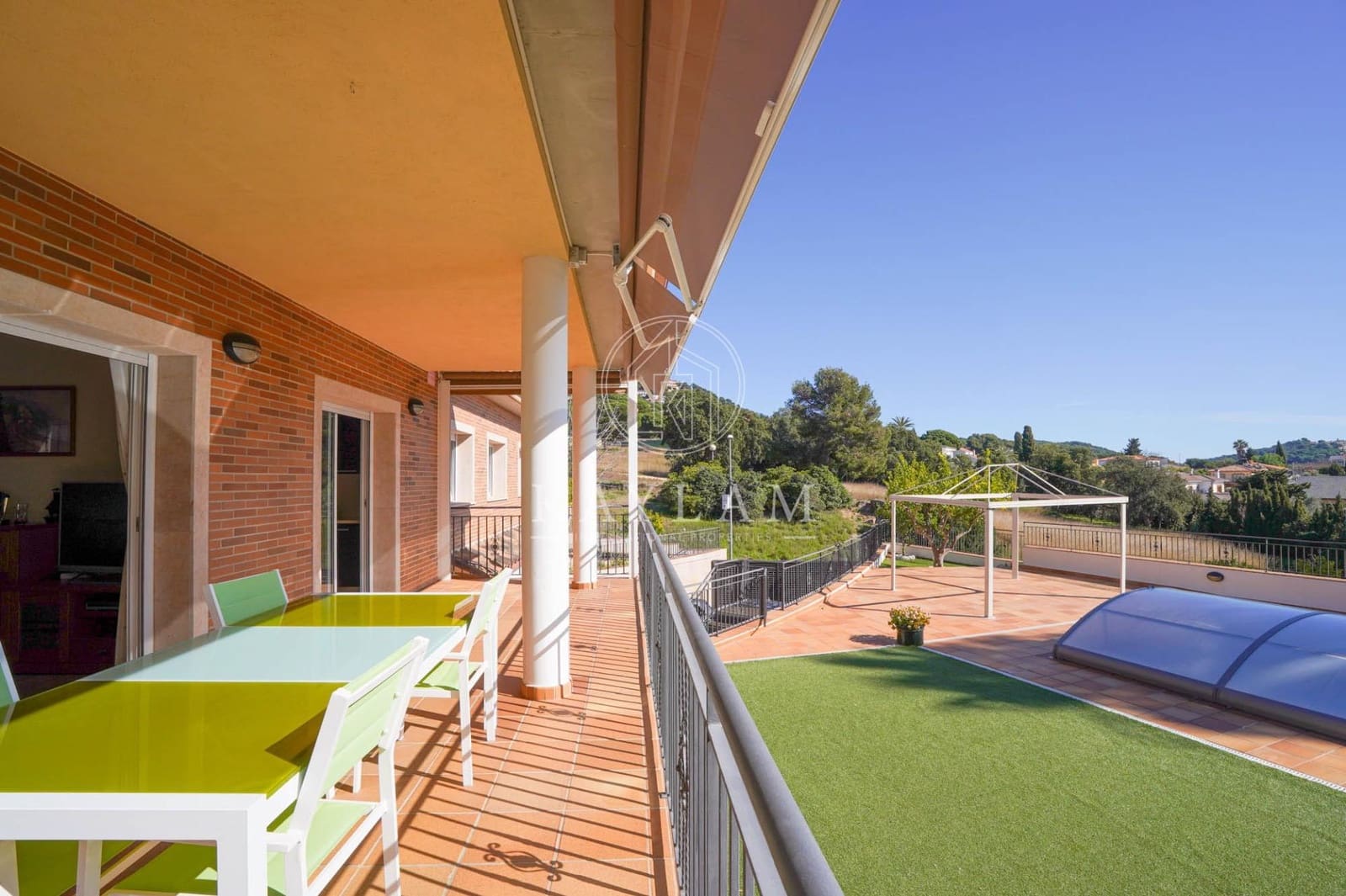 3 sypialnia Willa na sprzedaż w Lloret de Mar z basenem garażem - 790 000 € (Ref: 9629979)