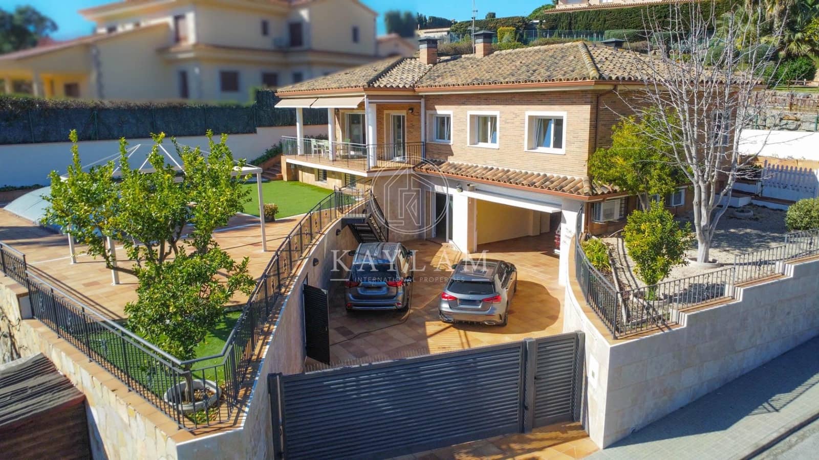 3 sypialnia Willa na sprzedaż w Lloret de Mar z basenem garażem - 790 000 € (Ref: 9629979)