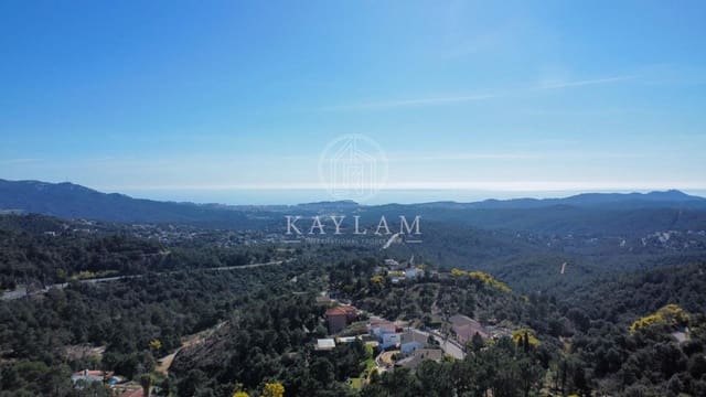 3 soverom Villa til salgs i Lloret de Mar med svømmebasseng garasje - € 335 000 (Ref: 9629980)