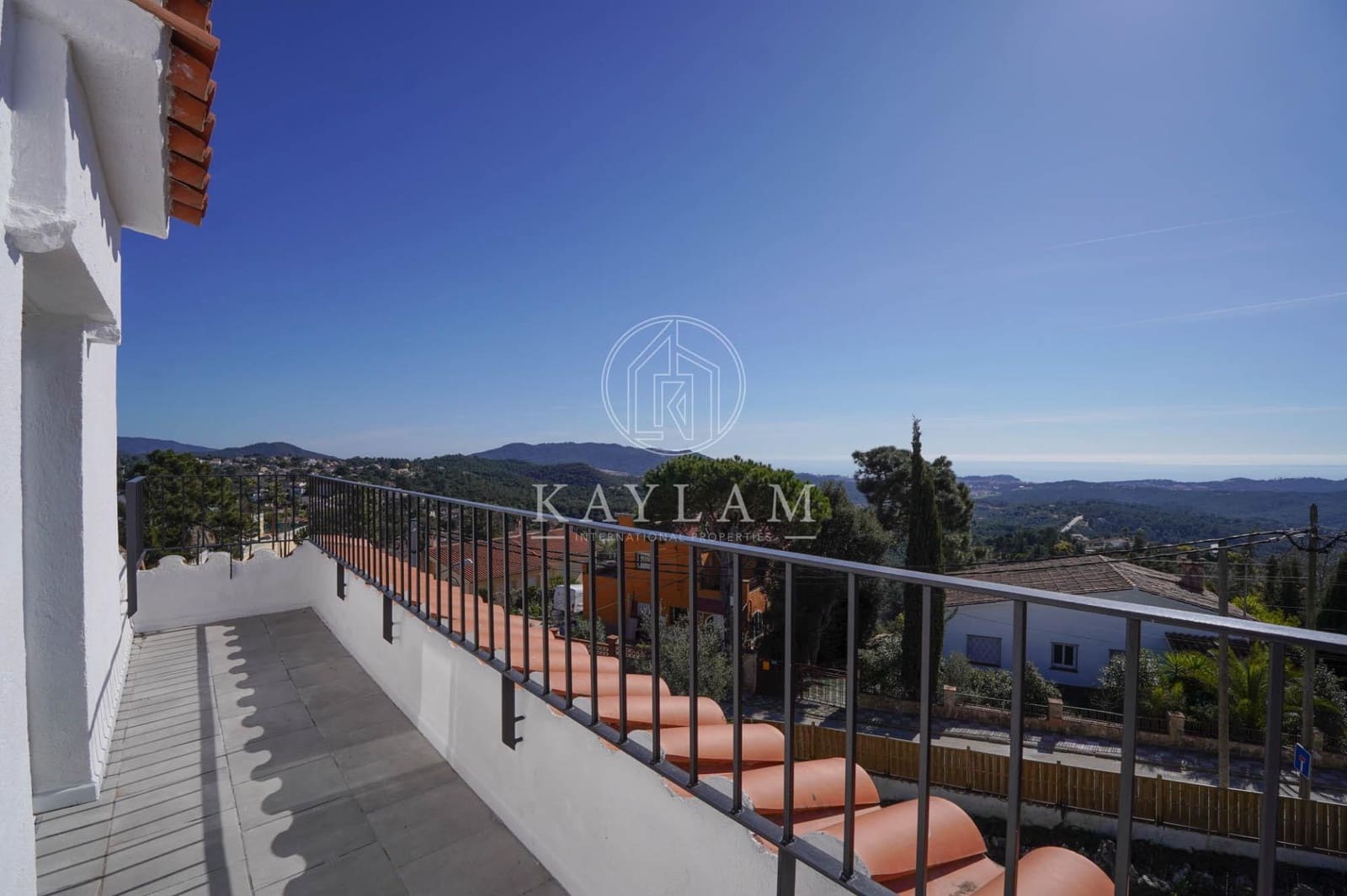 3 soverom Villa til salgs i Lloret de Mar med svømmebasseng garasje - € 335 000 (Ref: 9629980)