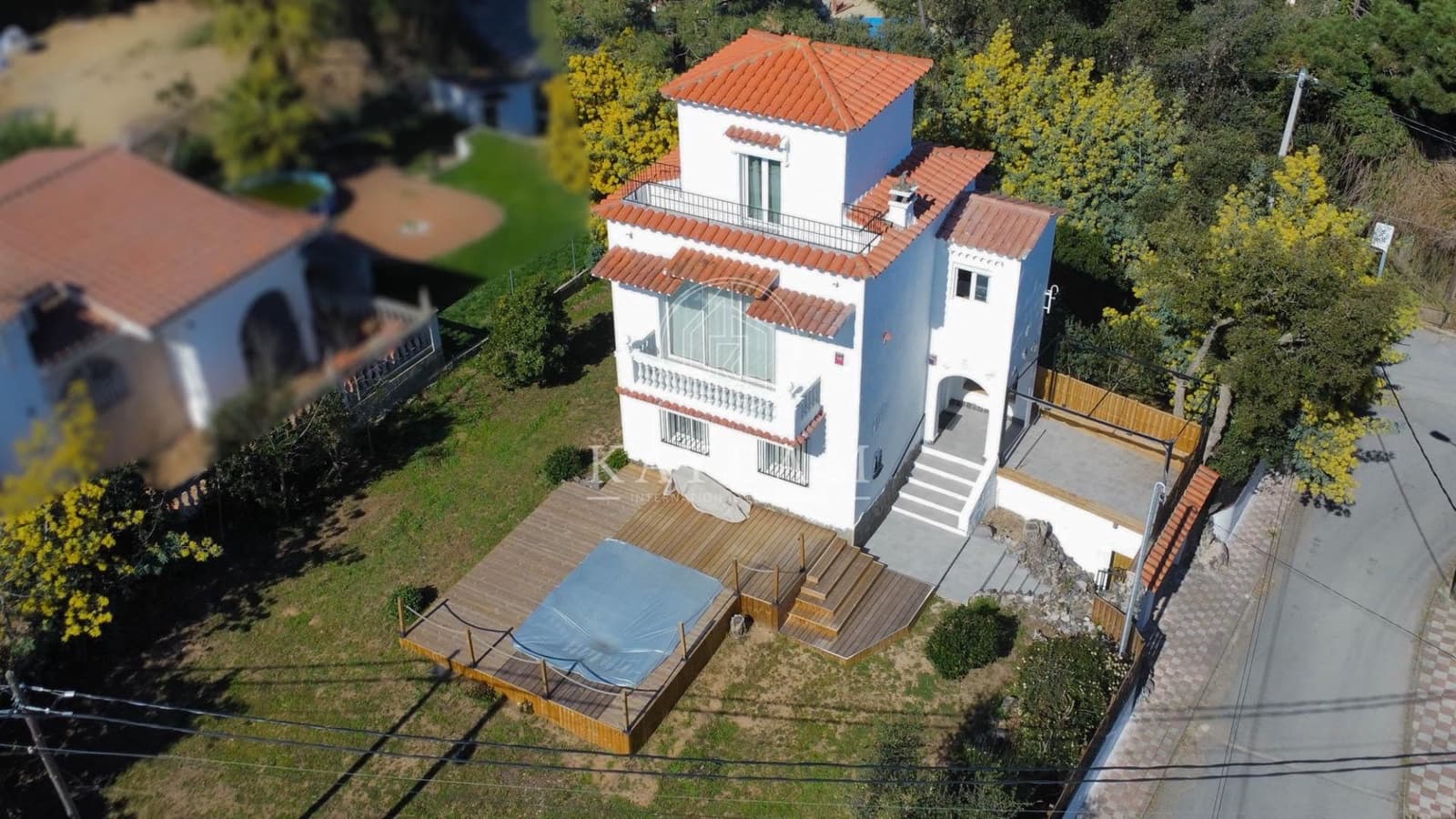 3 soverom Villa til salgs i Lloret de Mar med svømmebasseng garasje - € 335 000 (Ref: 9629980)