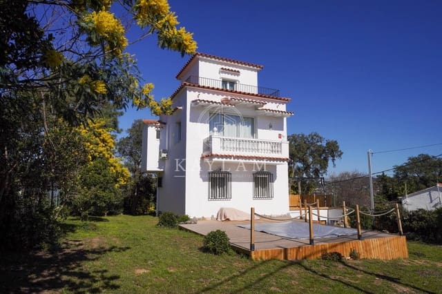 3 soverom Villa til salgs i Lloret de Mar med svømmebasseng garasje - € 335 000 (Ref: 9629980)