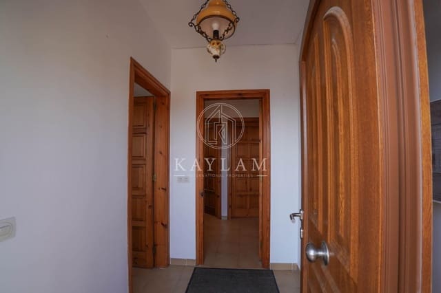 4 sovrum Villa till salu i Lloret de Mar med pool garage - 535 000 € (Ref: 9652003)