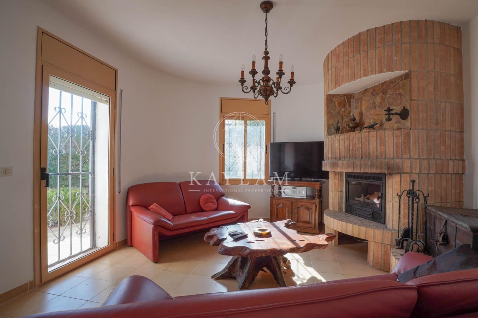 4 bedroom Villa for sale in Lloret de Mar with pool garage - € 535,000 (Ref: 9652003)