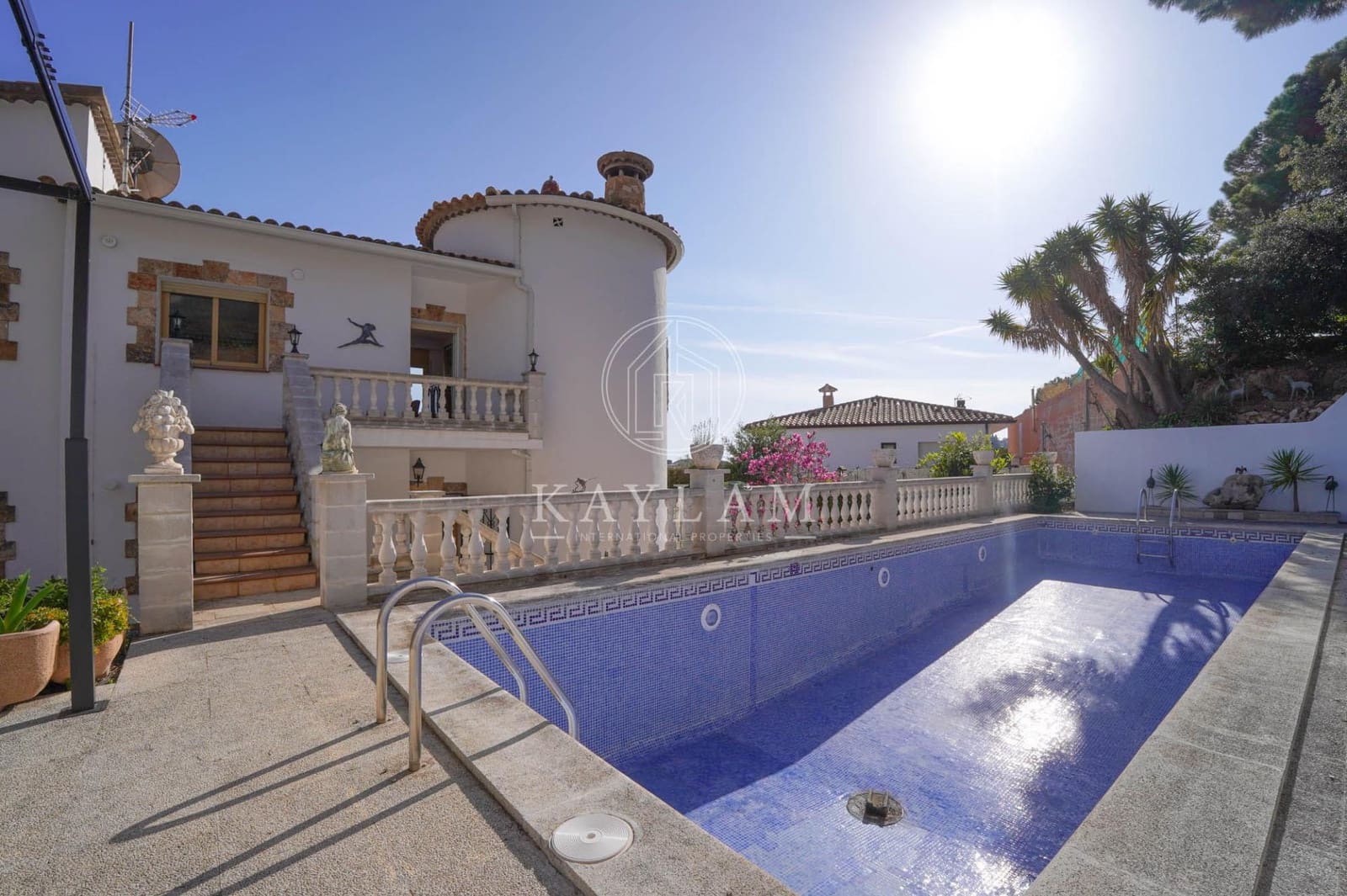 4 bedroom Villa for sale in Lloret de Mar with pool garage - € 535,000 (Ref: 9652003)