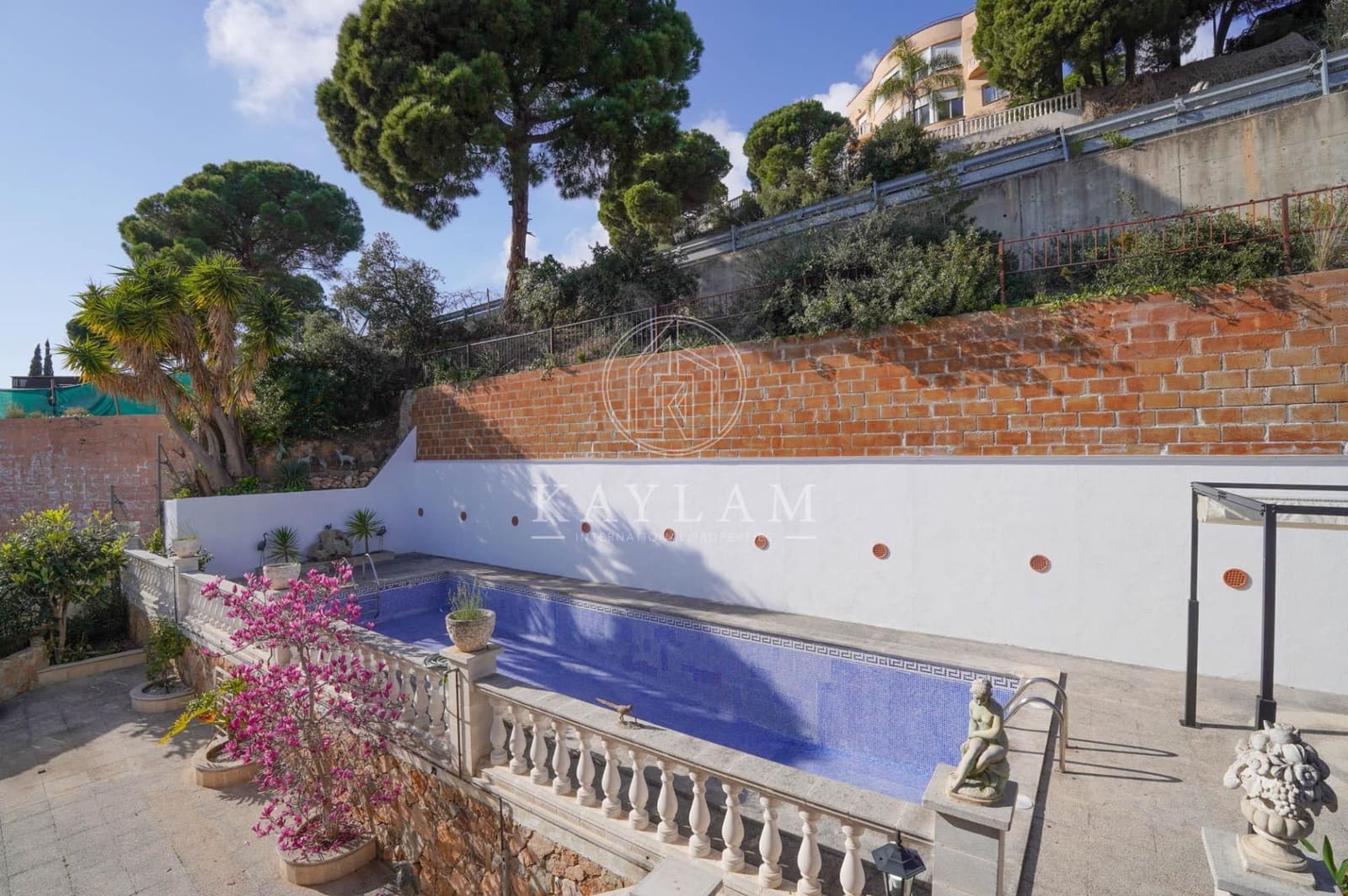 4 bedroom Villa for sale in Lloret de Mar with pool garage - € 535,000 (Ref: 9652003)