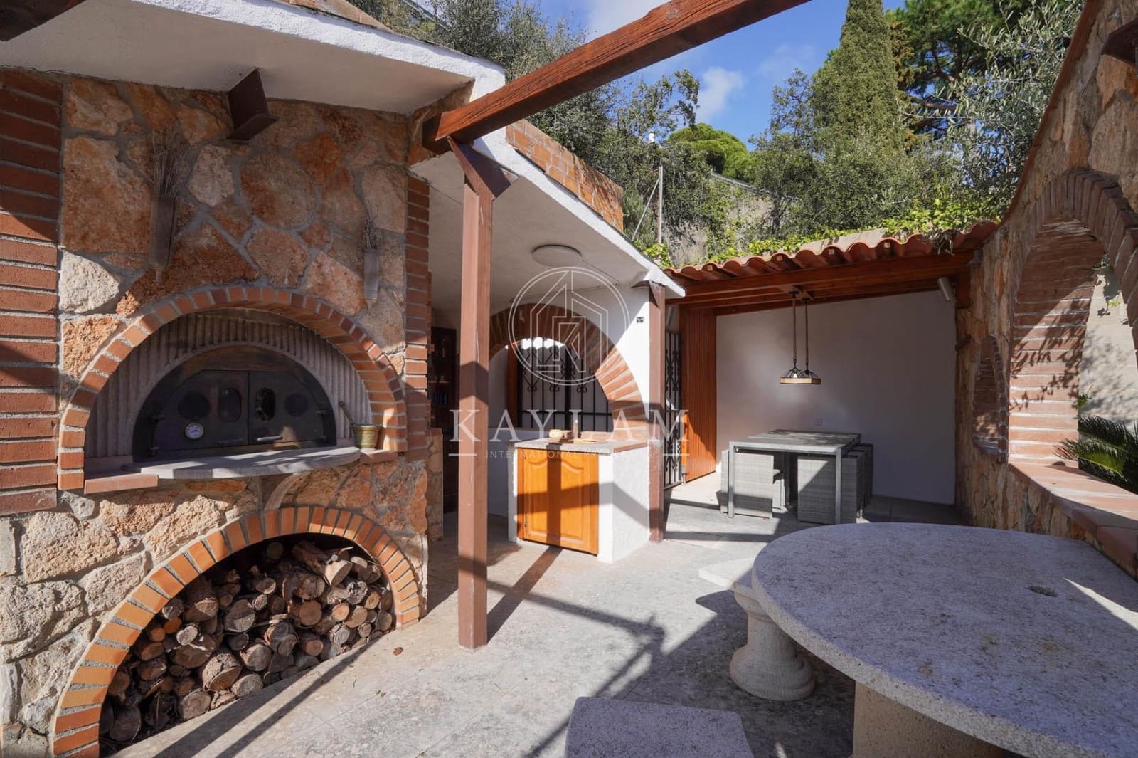 4 bedroom Villa for sale in Lloret de Mar with pool garage - € 535,000 (Ref: 9652003)