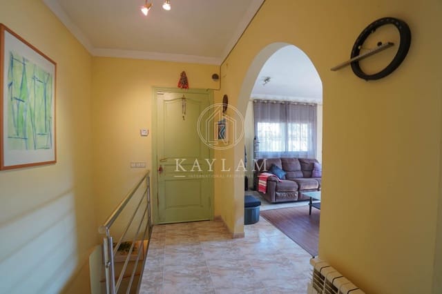 4 camera da letto Villa in vendita in Lloret de Mar con piscina - 399.000 € (Rif: 9652004)