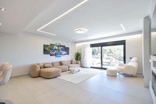 9 chambre Villa/Maison à vendre à Serra Brava, Lloret de Mar avec piscine garage - 1 190 000 € (Ref: 9661959)