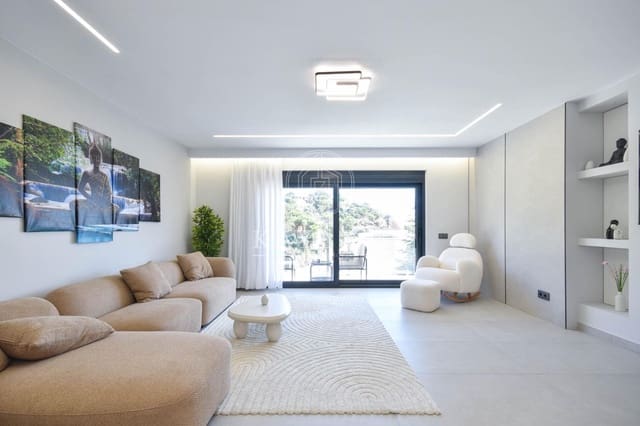 9 chambre Villa/Maison à vendre à Serra Brava, Lloret de Mar avec piscine garage - 1 190 000 € (Ref: 9661959)