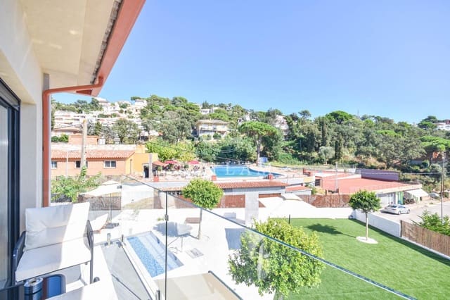 9 chambre Villa/Maison à vendre à Serra Brava, Lloret de Mar avec piscine garage - 1 190 000 € (Ref: 9661959)
