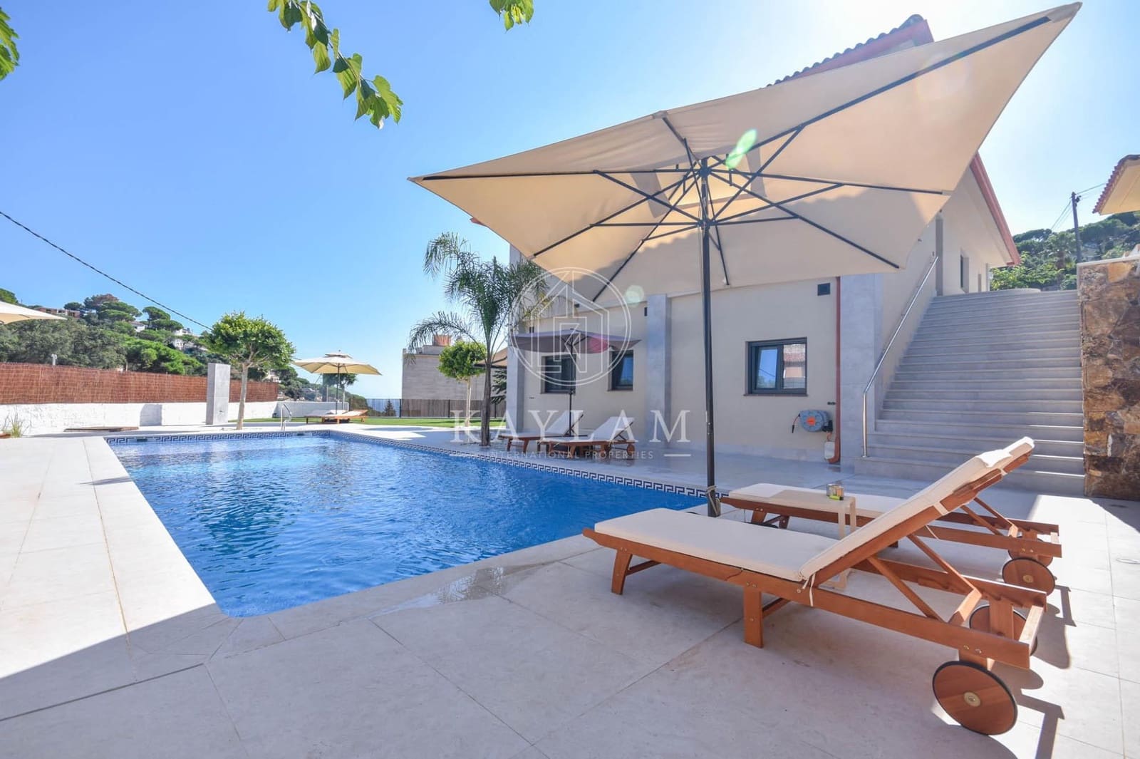 9 chambre Villa/Maison à vendre à Lloret de Mar avec piscine garage - 1 190 000 € (Ref: 9661959)